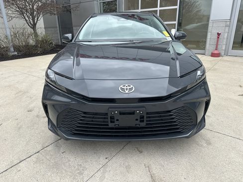 Used 2025 Toyota Camry LE image 20