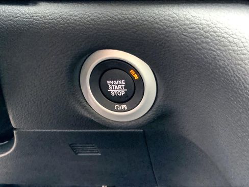 New 2026 Chrysler Pacifica Select image 17