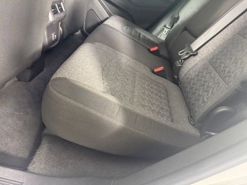 Used 2024 Chevrolet Equinox LT FWD image 26