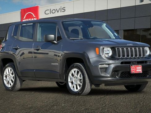 Used 2023 Jeep Renegade Latitude image 10