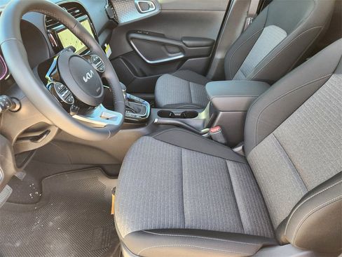 New 2025 Kia Soul EX image 9