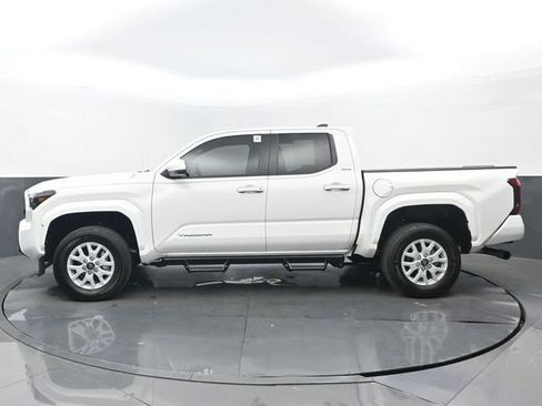 Used 2025 Toyota Tacoma SR5 AWD/4WD image 20