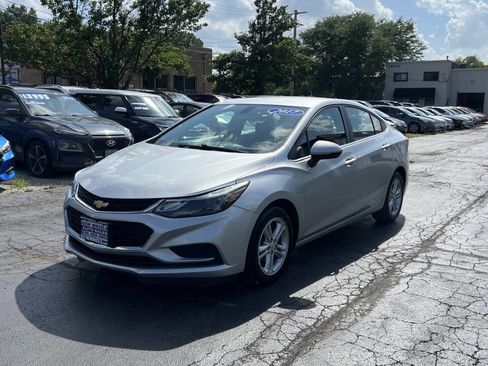 Used 2017 Chevrolet Cruze LT image 1
