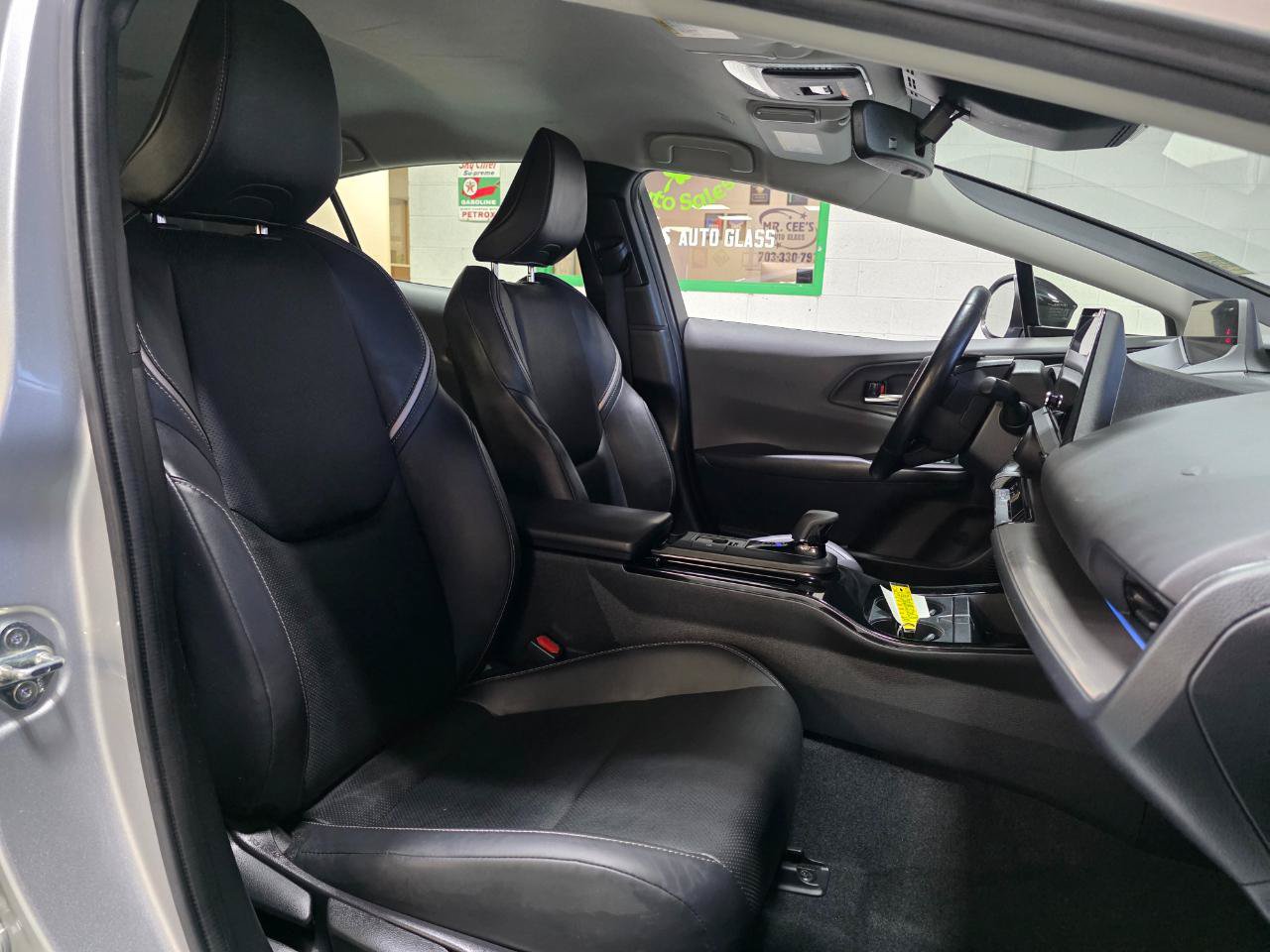 Used 2023 Toyota Prius XLE AWD/4WD image 24