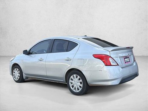 Used 2017 Nissan Versa SV FWD image 7
