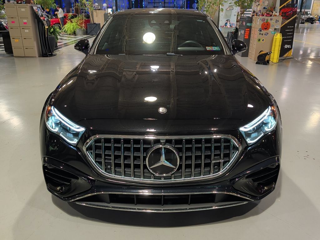 Used 2025 Mercedes-Benz E 53 AMG e 4MATIC Sedan image 3