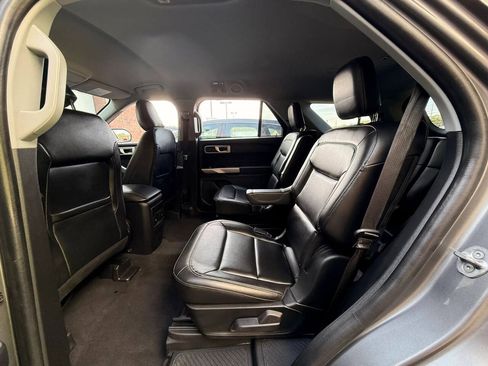 Used 2022 Ford Explorer XLT w/ Equipment Group 202A AWD/4WD image 23