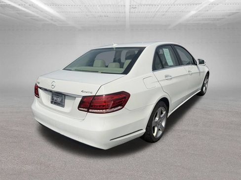 Used 2014 Mercedes-Benz E 350 4MATIC Sedan image 3