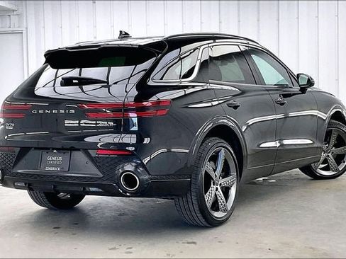 Used 2023 Genesis GV70 3.5T Sport w/ Sport Prestige Package AWD/4WD image 12