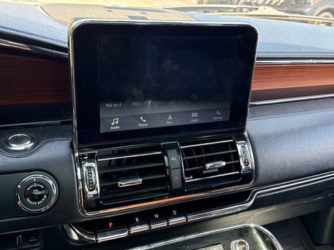 Used 2018 Lincoln Navigator Reserve w/ Technology Package AWD/4WD image 29