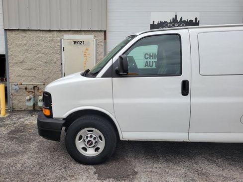 Used 2009 GMC Savana 3500 RWD image 4