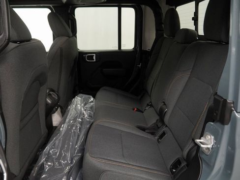 New 2026 Jeep Gladiator Sport image 17