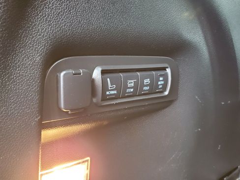 Used 2018 Ford Explorer Sport w/ Equipment Group 401A AWD/4WD image 33