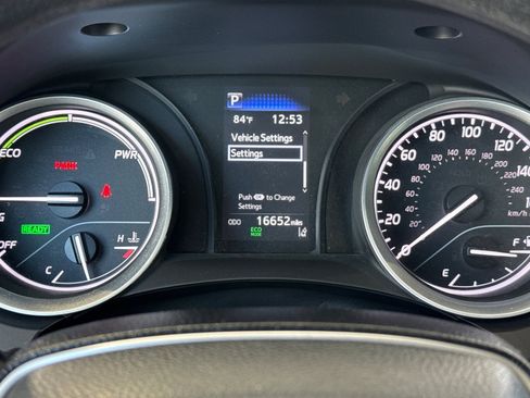 Used 2022 Toyota Camry LE FWD image 31