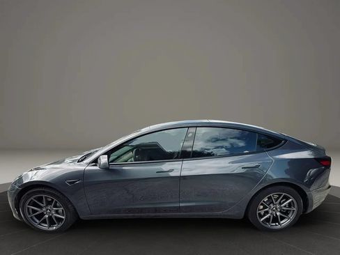 Used 2021 Tesla Model 3 Standard Range Plus RWD image 2
