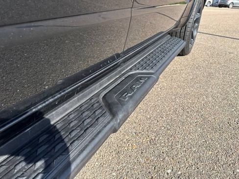 Used 2022 RAM 1500 Laramie AWD/4WD image 10