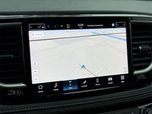 Used 2024 Chrysler Pacifica Select image 15