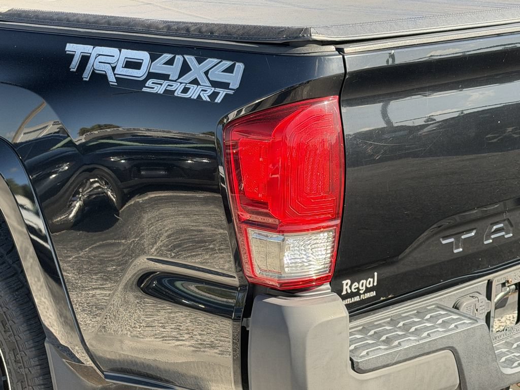 Used 2017 Toyota Tacoma TRD Sport w/ Tow Package (A/T) AWD/4WD image 11