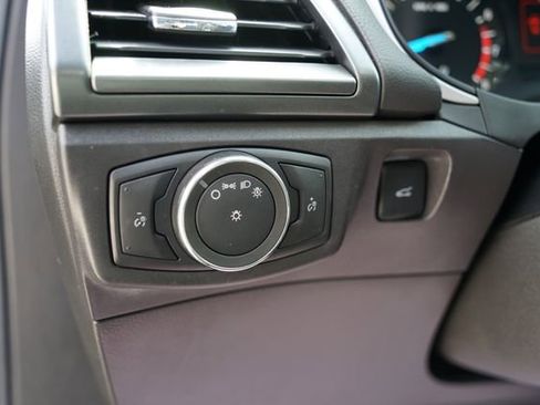 Used 2016 Ford Fusion SE FWD image 13