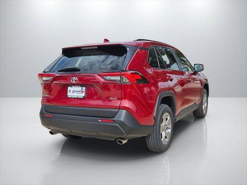 Certified 2025 Toyota RAV4 XLE FWD image 5