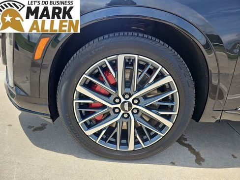 Used 2023 Cadillac XT6 Sport w/ Technology Package AWD/4WD image 33