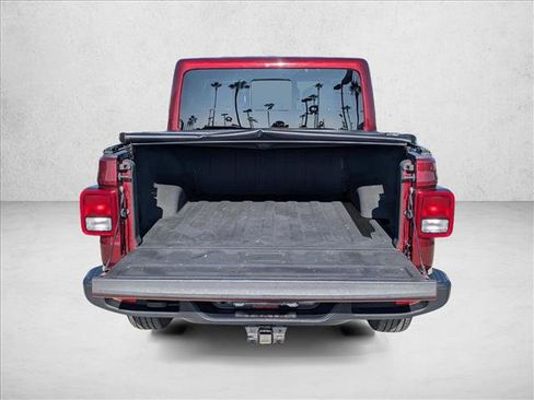 Used 2021 Jeep Gladiator Overland image 6