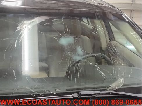 Used 2015 Ford Taurus SE FWD image 20