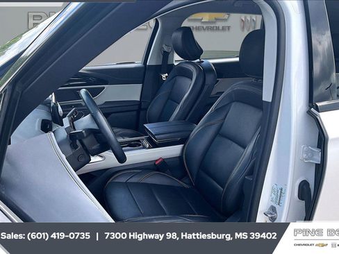 Used 2024 Lincoln Nautilus Premier image 18