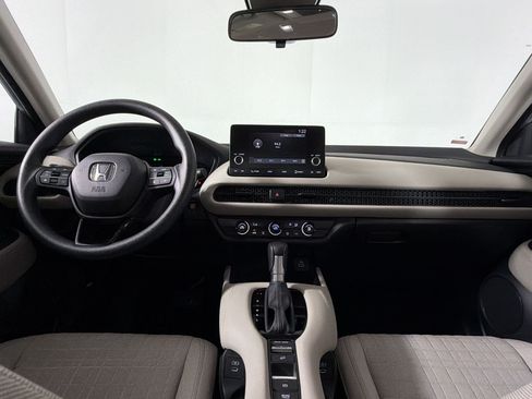 Used 2025 Honda HR-V LX image 12