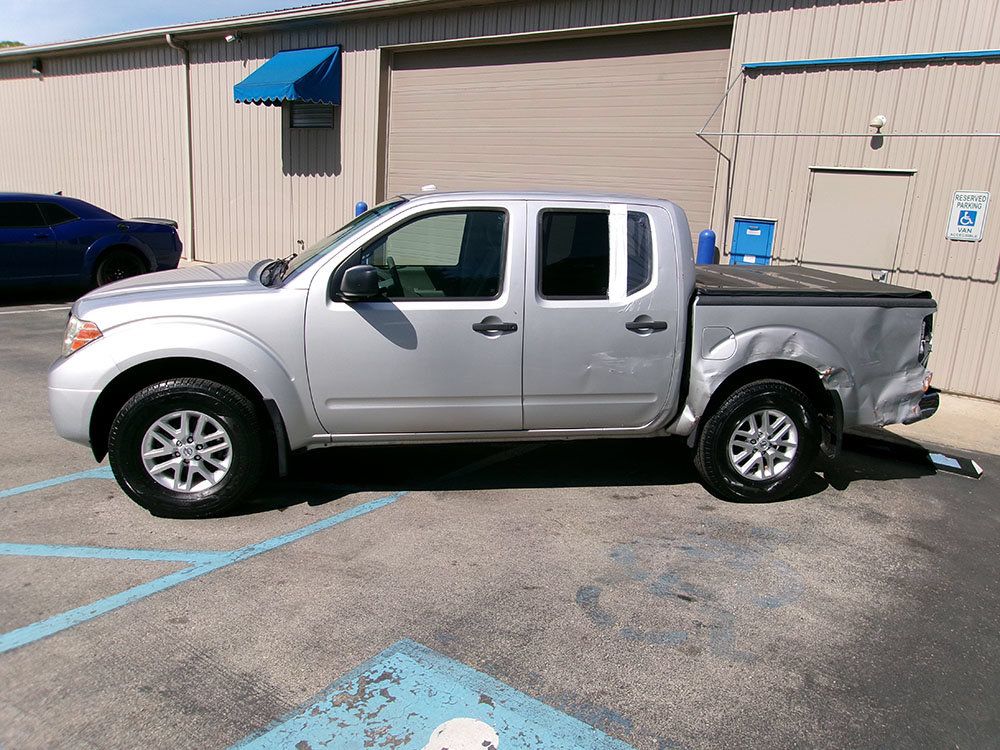 Used 2017 Nissan Frontier SV AWD/4WD image 1