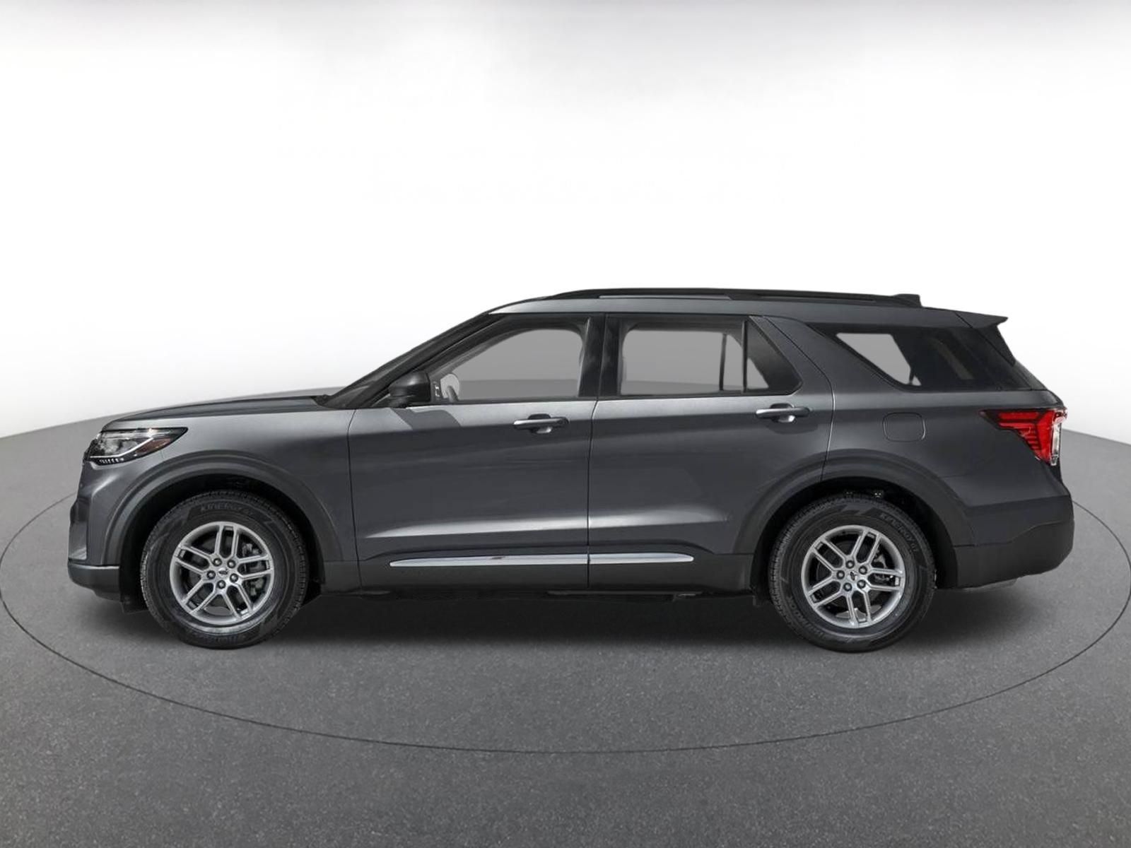 Used 2026 Ford Explorer Active AWD/4WD image 4