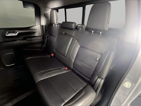 Used 2023 GMC Sierra 1500 SLT AWD/4WD image 19
