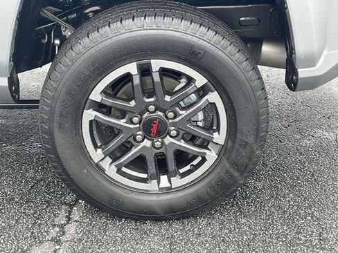 Used 2025 Toyota Tacoma TRD Sport RWD image 9
