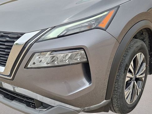 Used 2023 Nissan Rogue SV FWD image 9