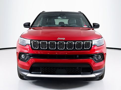 Used 2025 Jeep Compass Limited AWD/4WD image 3