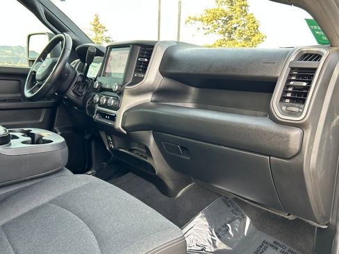 Used 2024 RAM 3500 Tradesman w/ Chrome Appearance Group image 8