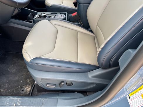 New 2025 Ford Maverick Lariat w/ 4K Tow Package image 13