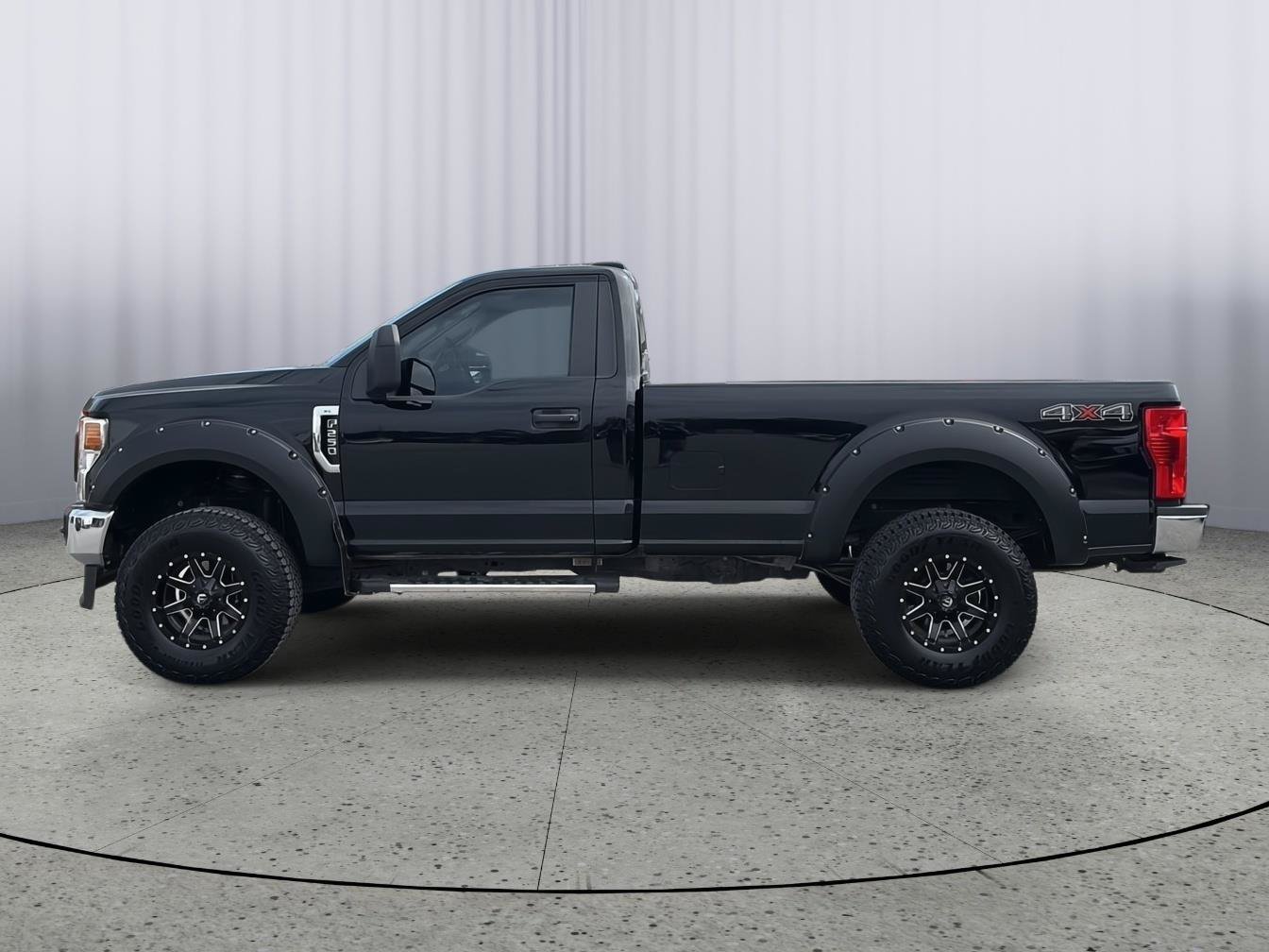 Used 2022 Ford F250 XL AWD/4WD image 2