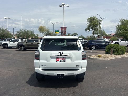 Used 2023 Toyota 4Runner SR5 Premium w/ Moonroof Package image 4