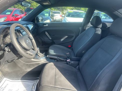 Used 2012 Volkswagen Beetle 2.5 image 10