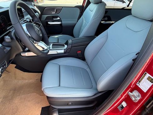 New 2026 Mercedes-Benz GLB 250 image 18