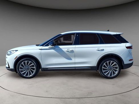 Used 2023 Lincoln Corsair Reserve image 2