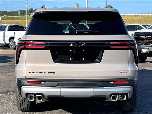 New 2027 Chevrolet Traverse Z71 w/ Enhanced Driving Package AWD/4WD image 4