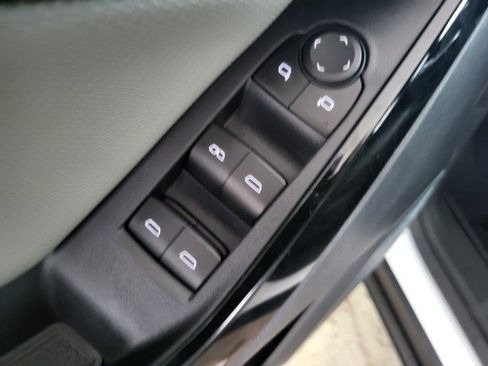 New 2026 Chevrolet Equinox LT w/ Convenience Package II image 25