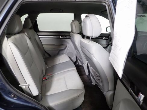 Used 2011 Kia Sorento 2WD image 28