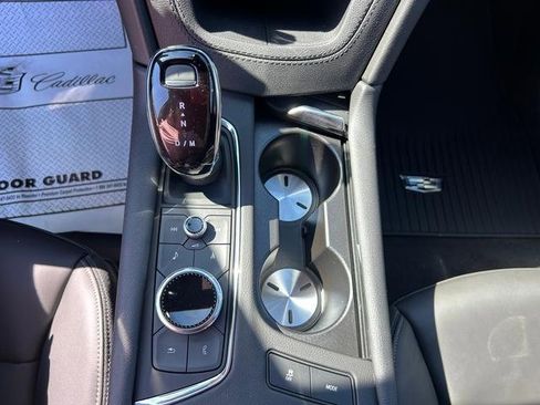 New 2025 Cadillac XT6 Premium Luxury image 17