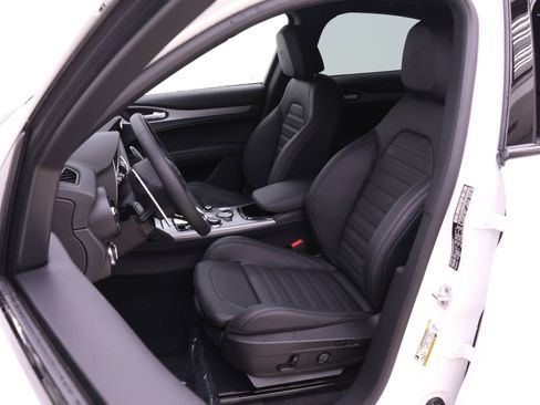 New 2026 Alfa Romeo Stelvio Sprint image 7