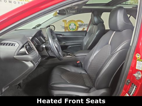 Used 2021 Toyota Camry XSE image 12