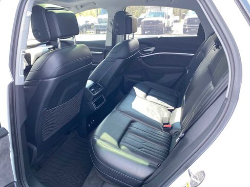 Used 2021 Audi e-tron Prestige w/ Prestige Package image 10