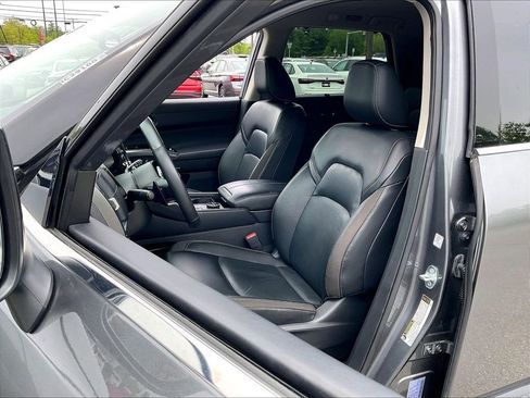 Used 2024 Nissan Pathfinder SL AWD/4WD image 9